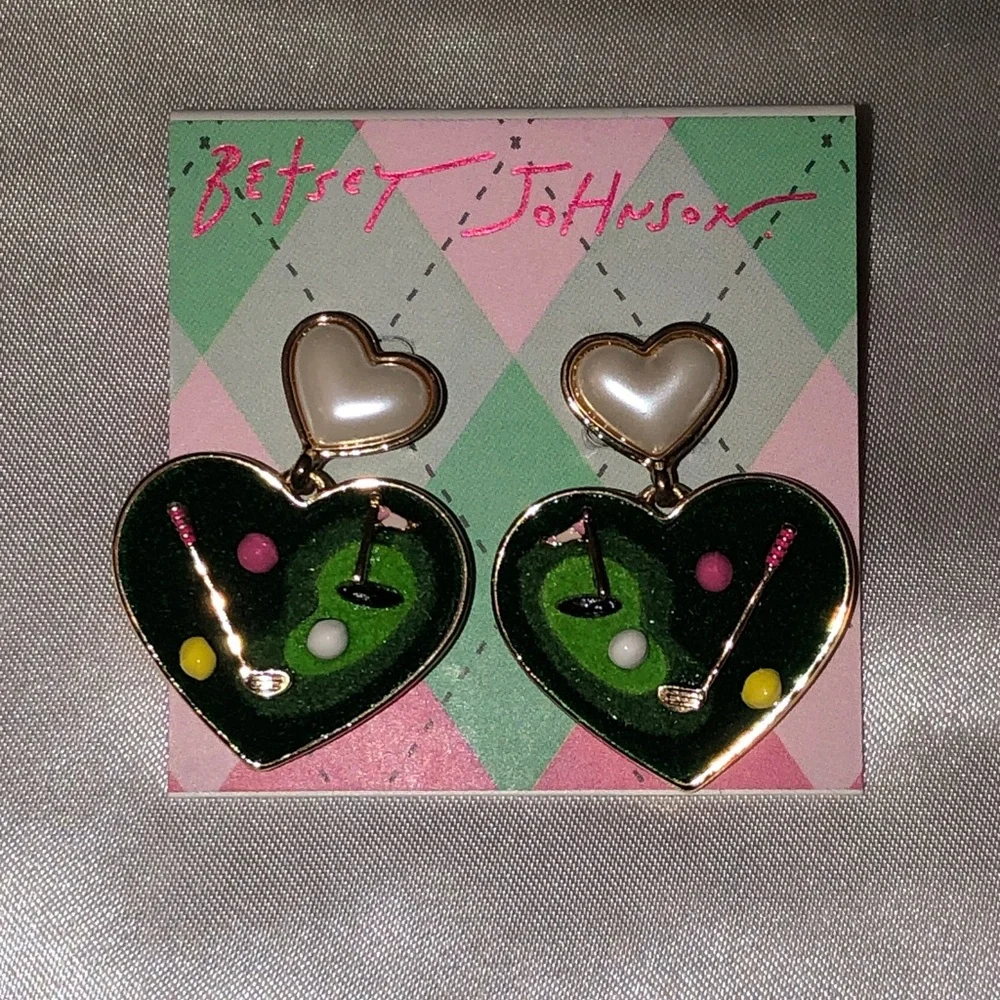 Betsey Johnson Faux Pearl Gold Tone & Green Felt Golf Heart Drop Earrings NWT
